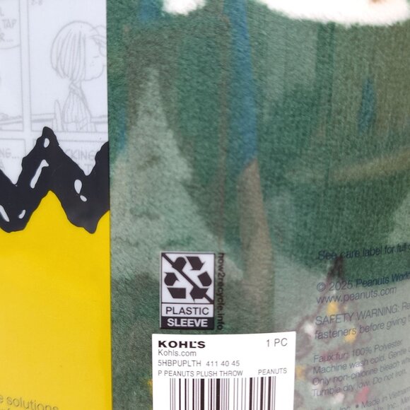 The Big One Peanuts Snoopy Christmas Plush Throw Blanket 5X6 Oversized Supersoft - Picture 12 of 14